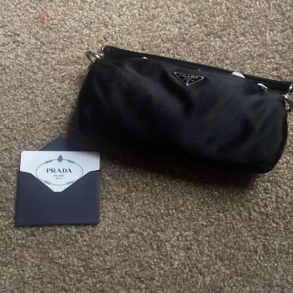 I’m selling a mini Prada bag - Picture 3 of 3